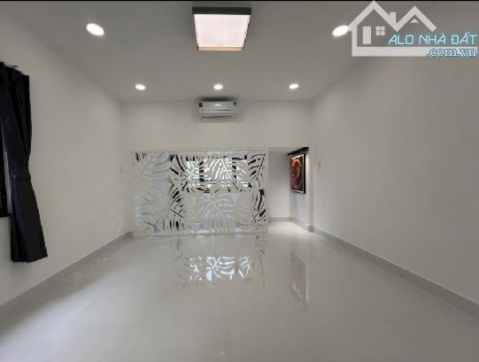 Nhà mới đẹp HXH lô góc Trần Quang Diệu quận 3 - 4