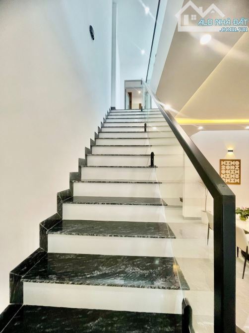 NHÀ 1 TRỆT 1 LẦUDDEFULL NỘI THẤT  HẺM 25 MAI THỊ LỰU, DT: 6X20M, H: ĐÔNG BẮC, GIÁ: 4,55 TỈ - 4