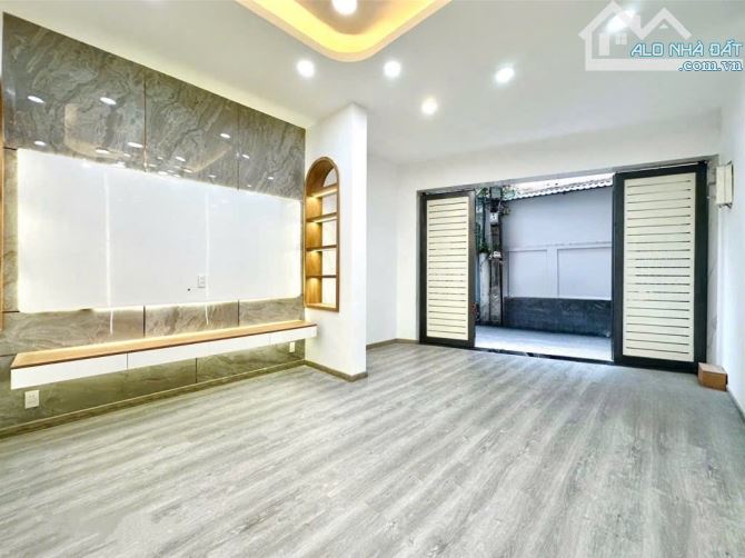 SIÊU PHẨM 3 MẶT NGUYỄN ĐÌNH CHÍNH P11 PHÚ NHUẬN 4 TẦNG 60 M2 - 4