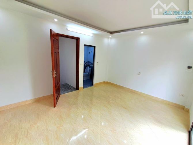 6.15 TỶ-5 TẦNG MỚI-DƯƠNG VĂN BÉ-TÂN KHAI-SÁT Ô TÔ - 4