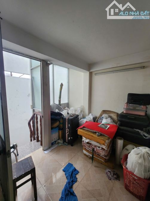 Quận 3, Nguyễn Thị Minh Khai, HXH, 27m2 giá 5.9T - 4