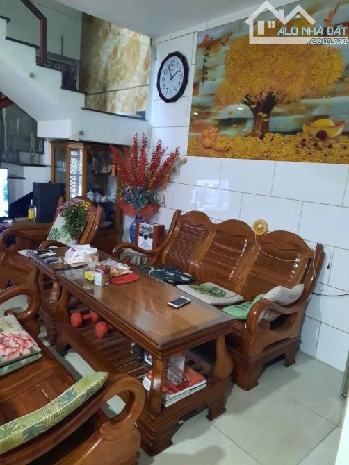 Bán nhà đường Hoà Hưng thông cao Thắng ,p12 ,Q10 .DT12x5.86m .CN :70m2 .Giá :15.3 tỷ - 4