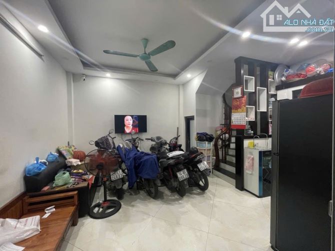 KHU VỰC TRỊNH VĂN BÔ - PHƯƠNG CANH -20M Ô TÔ ĐỖ - GIÁ 6.3 TỶ SỔ 34M- 5 TẦNG MỚI  - Ở NGAY - 4