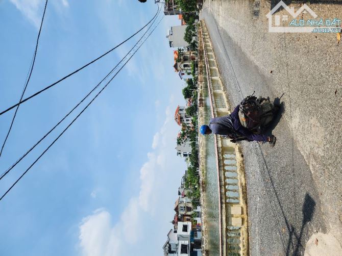 BÁN ĐẤT TĐC CHỬ XÁ 120m- VĂN ĐỨC - PHÂN LÔ - VỈA HÈ Ô TÔ TRÁNH - KINH DOANH - VIEW THOÁNG - 4