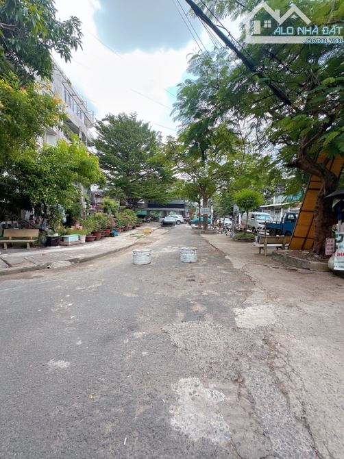 BÁN NHÀ MẶT TIỀN NGAY ĐỘC LẬP TÂN SƠN NHÌ 162.6m2 SD 4 TẦNG - 9. X TỶ - 4