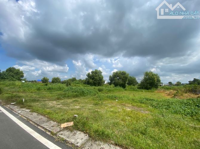 👉 Chỉ 1km ra bãi tắm và 350m ra chợ Lộc An Lô đất tổng DT: 298,6m - ngang 11x27m - sẵn 20 - 4