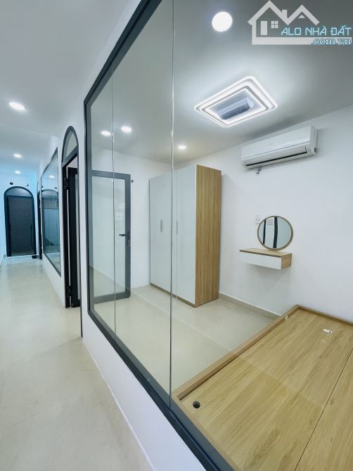 Bán nhà khu phân lô Quận 1- 30m2- Trệt Lầu Mới- Sổ hồng riêng hoàn công đủ- 4 tỷ x - 4