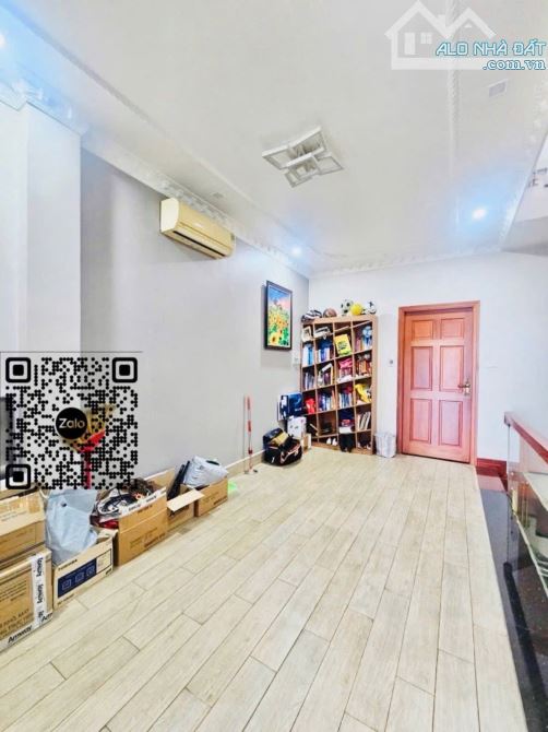 Mặt tiền gần Nhà thờ PhaoLô - 4 tầng - 5m x 20m - 5PN - View công viên - 5