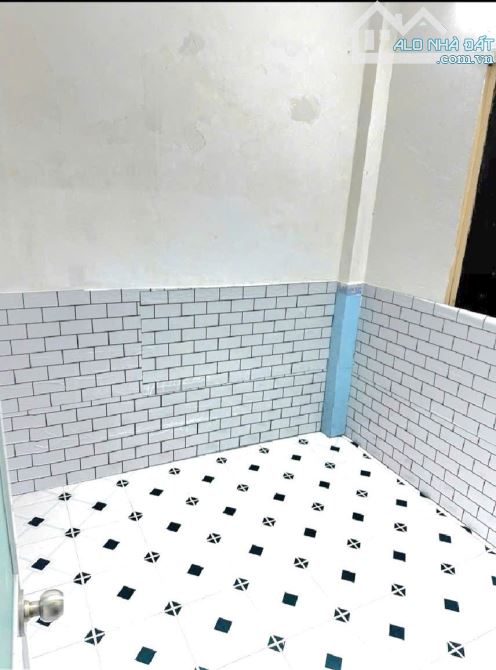 CHỈ 5.1 TỶ, NHÀ 3 TẦNG NGUYỄN TẤT THÀNH, QUẬN4, NGANG KHỦNG 7.6M, DÒNG TIỀN 20TR/ THÁNG - 5