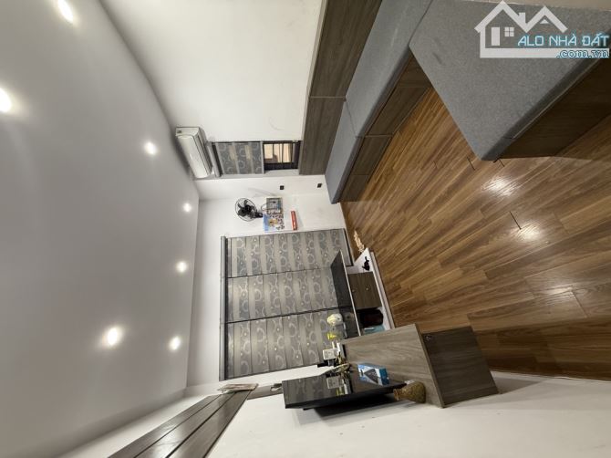 Bán nhà Thạch Bàn 44m x 4 tầng giá chỉ 5,6 tỷ. Ô tô 45 chỗ đỗ cửa - 5