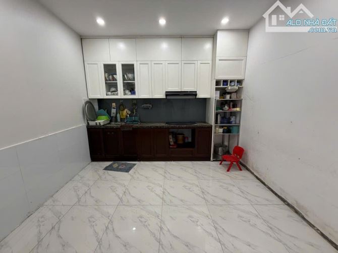 Bán nhà Chùa Láng 52m², 5T, MT 4.3m, lô góc, ôtô, gần hồ – 18.4 tỷ - 5