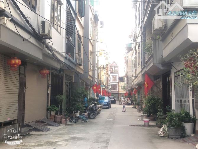 LAI XÁ - HOÀI ĐỨC : NHÀ PHÂN LÔ 6T -41M THANG MÁY - 7 CHỖ VÀO - 5