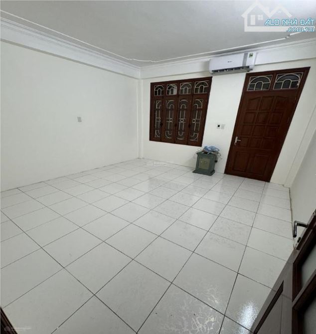 Cho thuê nhà ngõ 4 phố Nghĩa Đô, Diện tích 70m2 x 4 tầng mỗi tầng 2 phòng 1 wc có điều hòa - 5