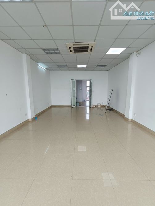 Cho thuê Liền kề 24h mặt đường Tố Hữu. DT 70m2, 5 tầng 1 hầm thông sàn, điều hòa. KD đẹp - 5