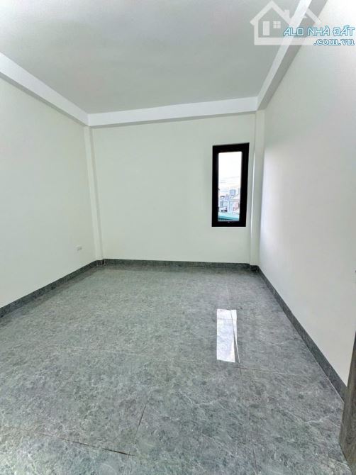 Bán nhà Tân Mai , ngõ ô tô , ô tô vào nhà , thang máy , kinh doanh . DT 55m x 5T x 16,8 Tỷ - 5