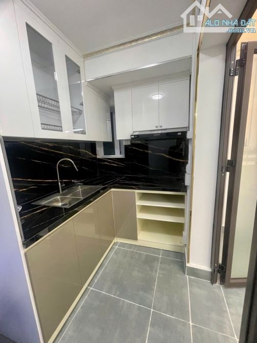 BÁN CĂN HỘ TẬP THỂ PHỐ LƯƠNG ĐÌNH CỦA 65M2- TRUNG TÂM ĐỐNG ĐA - MẶT NGÕ - Ô TÔ ĐỖ CỔNG - N - 5