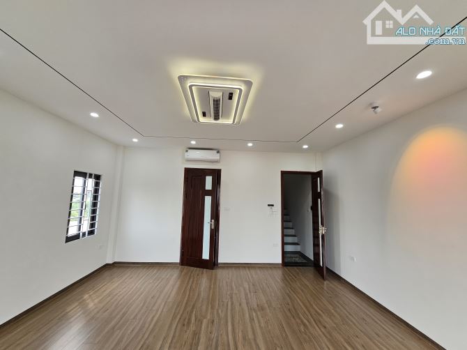 HƠN 10 TỶ-NGUYỄN VĂN CỪ-LONG BIÊN NHÀ ĐẸP FULL NỘI THẤT- 6 TẦNG THANG MÁY - 5