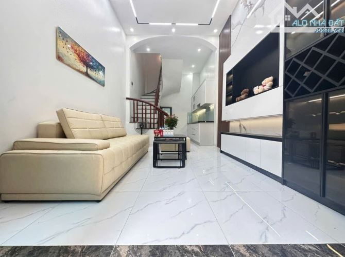 HOÀNG HOA THÁM – 25/28M² – 4 TẦNG – MT 3.4M – 6.48 TỶ - 5