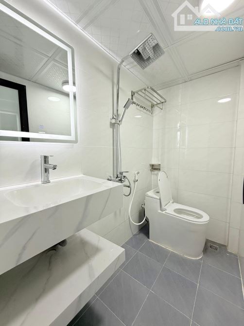 BÁN NHÀ NHÀ ĐẸP KIM GIANG -NỞ HẬU .5 TẦNG .GIẢM CHÀO CÒN  HƠN  6TỶ - 5