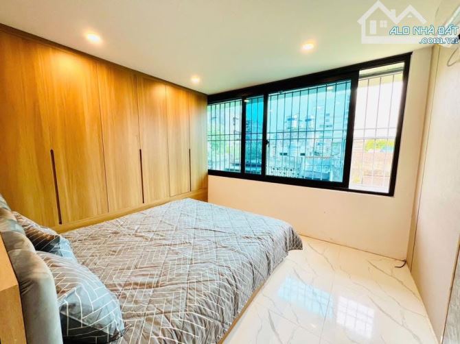 Nhà Lô Góc - Full Nội Thất - Tập thể Phương Mai- Đống Đa - Dt:65m2/2PN*nhỉnh 3 tỷ - 5