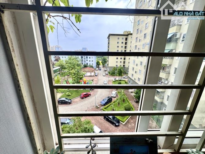 Chủ cần bán Chung cư lô góc Việt Hưng, Long Biên 102m2, 3 phòng ngủ, giá 5,45 tỷ - 5