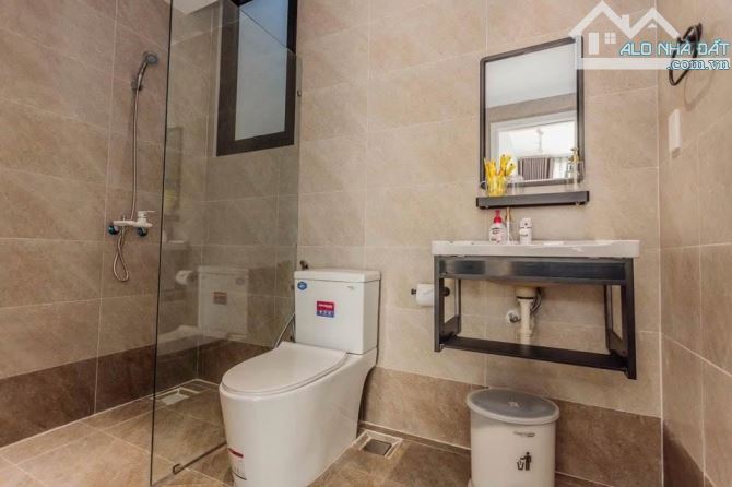 BIỆT THỰ SIÊU XINH - 3 MẶT HẺM THÔNG THOÁNG - YÊN TĨNH - RIÊNG TƯ - CHỈ 1 TẦNG TRỆT - 5