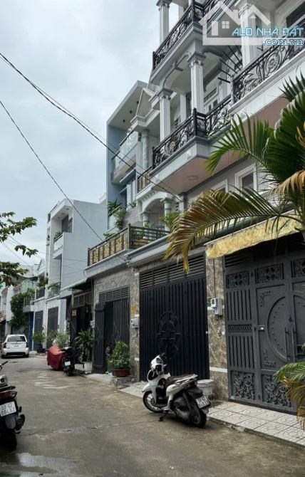 Bán nhà sát MẶT TIỀN LÂM THỊ HỐ _ hẻm 8M_ 4 tầng_ 4x17m. Xe hơi ngủ trong nhà. 5ty850 - 5