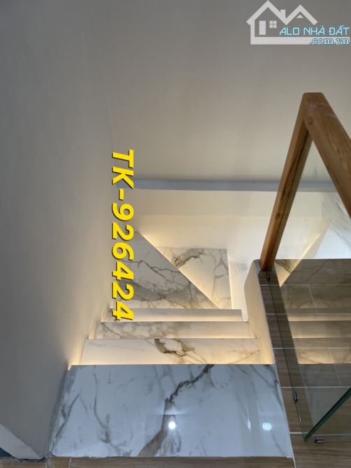 XE HƠI ĐẬU CỬA - TIỆN ÍCH BAO QUANH - 3 TẦNG MỚI TINH - 3PN - 3X11 - NHỈNH_4_TỶ - 5