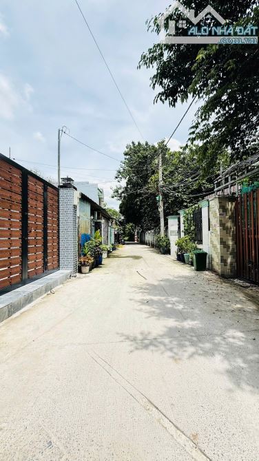 NHÀ 2 TẦNG ĐÚC XINH LUNG LINH, 79M2, HXH, SÁT MT DƯƠNG CÔNG KHI, GẦN NGÃ 3 ÔNG TRÁC, 4.5TỶ - 5