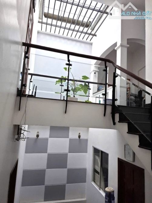BÁN NHÀ 4 LẦU,151M2 (7.2 x 21), ĐƯỜNG 8M CỘNG HOÀ, TÂN BÌNH - 6