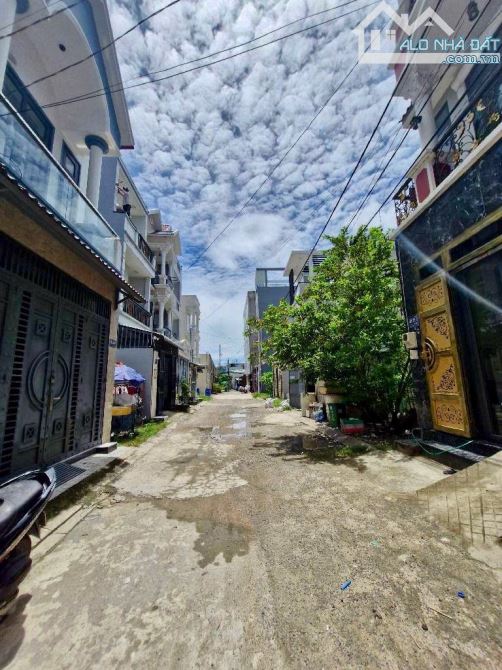 NHÀ 3 TẦNG GẦN MẶT TIỀN ĐƯỜNG - GẦN NGUYỄN DUY TRINH - 5 TỶ XÍU - 6