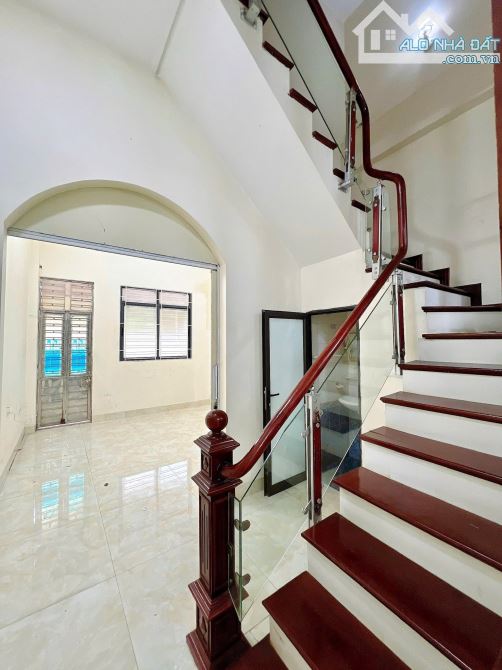 BÁN NHÀ PHÂN LÔ ĐẠI KIM . NGUYỄN CẢNH DỊ . DT 50 M . NHÀ 5 TẦNG MT 4 M . ĐẦU TƯ NHANH - 6