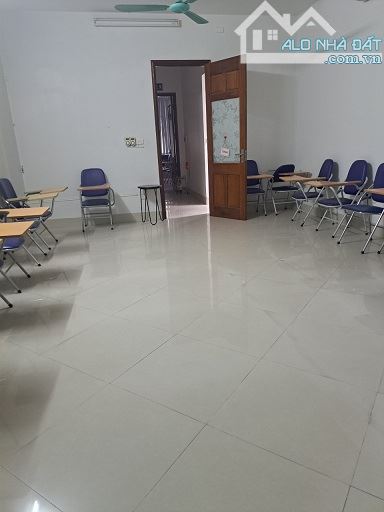 Cho thuê nhà ngõ 238 đường Hoàng Quốc Việt. DT 120m2 x 4 tầng 2 mặt tiền, 30 triệu/tháng - 6