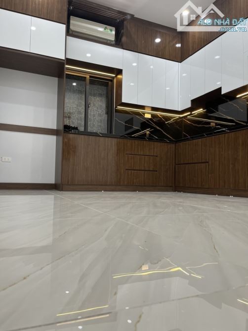 BÁN NHÀ XUÂN LA – TÂY HỒ – NGÕ 2 Ô TÔ TRÁNH – 50M² – 5 TẦNG – 13.5 TỶ - 6
