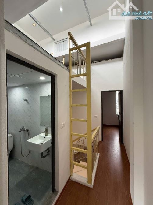 BÁN ĐẤT TẶNG NHÀ 2 TẦNG. CHU HUY MÂN,PHÚC ĐỒNG 40M2 - NGÕ OTO GẦN TRƯỜNG ,CHỢ - 6