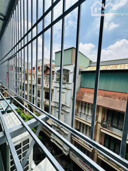 BÁN NHÀ TẬP THỂ , NGUYỄN KHÁNH TOÀN , 65m2 , 3 ngủ , sổ đỏ chính chủ - 6