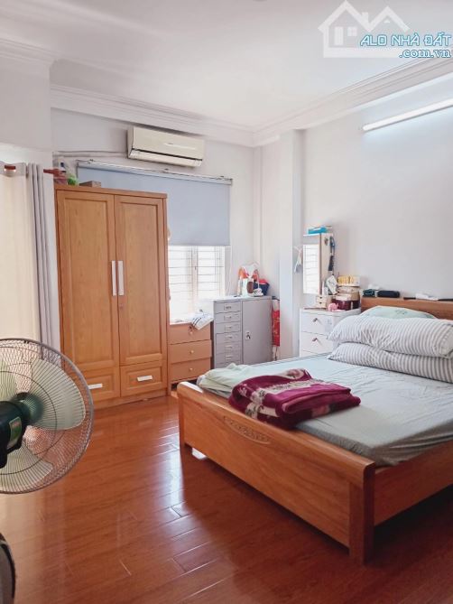 🏠 Hai mặt hẻm gần sân bay - 77m2 - 3 tầng nội thất - chỉ hơn #8tỷ - 6