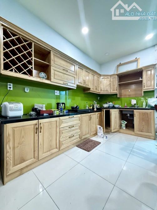 BÁN NHÀ NGAY BẾN XE BUÝT HIỆP THÀNH Q12 - NHÀ 4 TẦNG ĐẸP LUNG LINH - 60M2 - CHỈ HƠN 4 TỶ. - 6