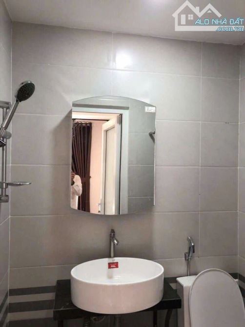 BÁN NHÀ VỪA Ở VỪA KINH DOANH, HẺM XE HƠI, 4 TẦNG BTCT, 5PN, 6WC, ĐIỆN BIÊN PHỦ, 40M2, CHỈ - 6