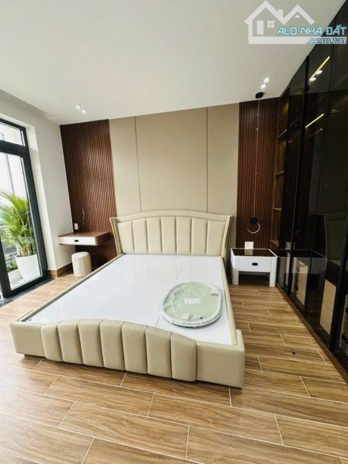 TRẦN THỊ CỜ -THANG MÁY – 4m x 22m - 6 TẦNG - FULL NỘI THẤT - OTO VÀO NHÀ – GIÁ 8.9 TỶ TL - 7