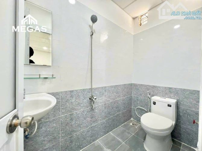 BÁN NHÀ Q4 HẺM XE HƠI CHDV KHU XÓM ĐẠO 3 TẤM DT 101m2 NGANG 6,6 DÀI 16 GIÁ 11T8 TL - 7
