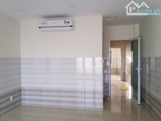 Giảm 32 tỷ về 27 Tỷ - Nhà 7 Tầng - Ngay CMT8, Quận 3 - DT: 4m x 16m - 7