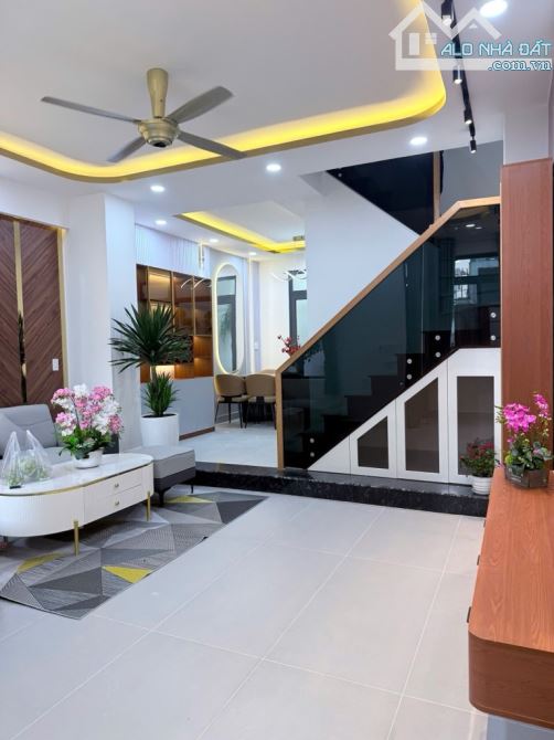 SIÊU PHẨM BÌNH THẠNH - MẶT TIỀN - XINH LUNG LINH - 3 TẦNG BTCT - 3 PN - FULL NỘI THẤT C - 7