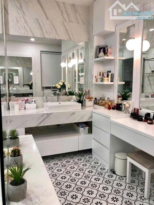 BÁN NHÀ GÓC 2 MẶT TIỀN HOA LAN 4X16 SAU DÃY MẶT TIỀN PHAN XÍCH LONG, NỘI THẤT XỊN CHỈ 26,5 - 7