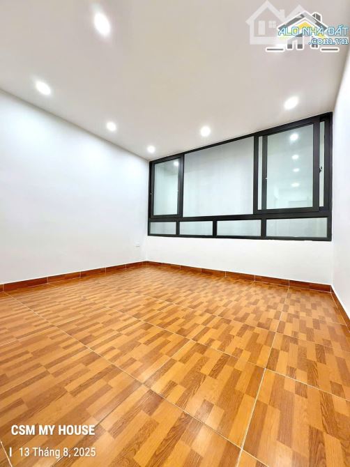 Mặt Ngõ Nguyễn Văn Linh - Ô tô tránh nhau trước cửa - 48,5m2 - 4 Tầng - 4 Tỷ 500 - 7