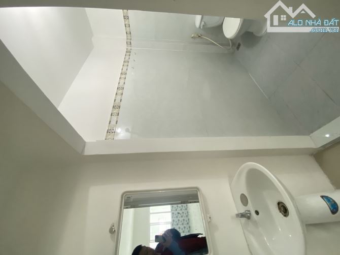 Quận 7 bán nhà 2 tầng, dài 10m, sân rộng, kế Lotte Mart, TDTU, cầu Kênh Tẻ, 6 tỷ tl - 7