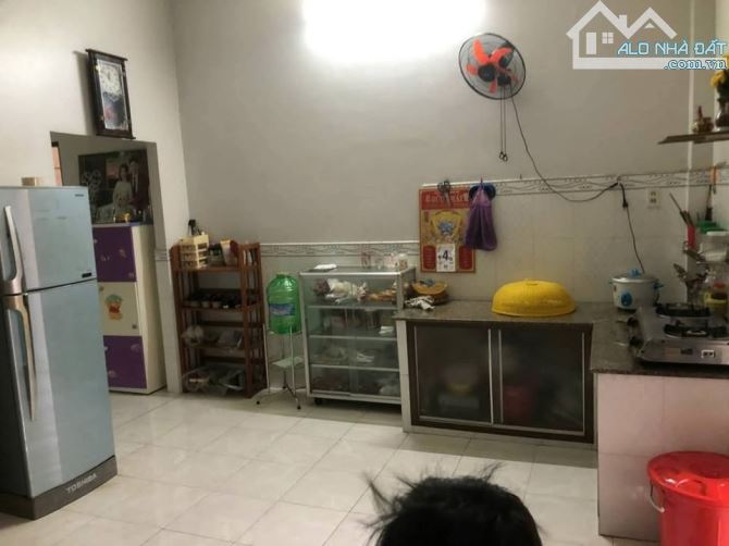 Cần tiền bán gấp căn nhà Đ.Lê Thị Hà, hóc môn 106m2 SHR 2PN. Giá 845 Triệu - 8