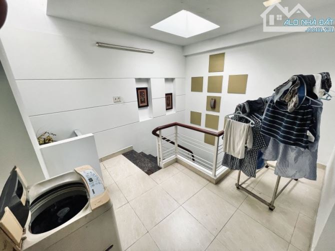 Gấp bán nhà Trần Quang Diệu, Quận 3, Nhà đẹp 5 tầng ở ngay, Sổ đẹp nở hậu 4.2m, DTSD 200m2 - 8