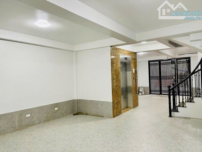 Bán nhà Triều Khúc căn hộ dòng tiền khủng 260tr/1 tháng 39 phòng khép kín full nội thất DT - 8