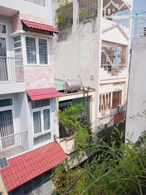 🏠 Hai mặt hẻm gần sân bay - 77m2 - 3 tầng nội thất - chỉ hơn #8tỷ - 8